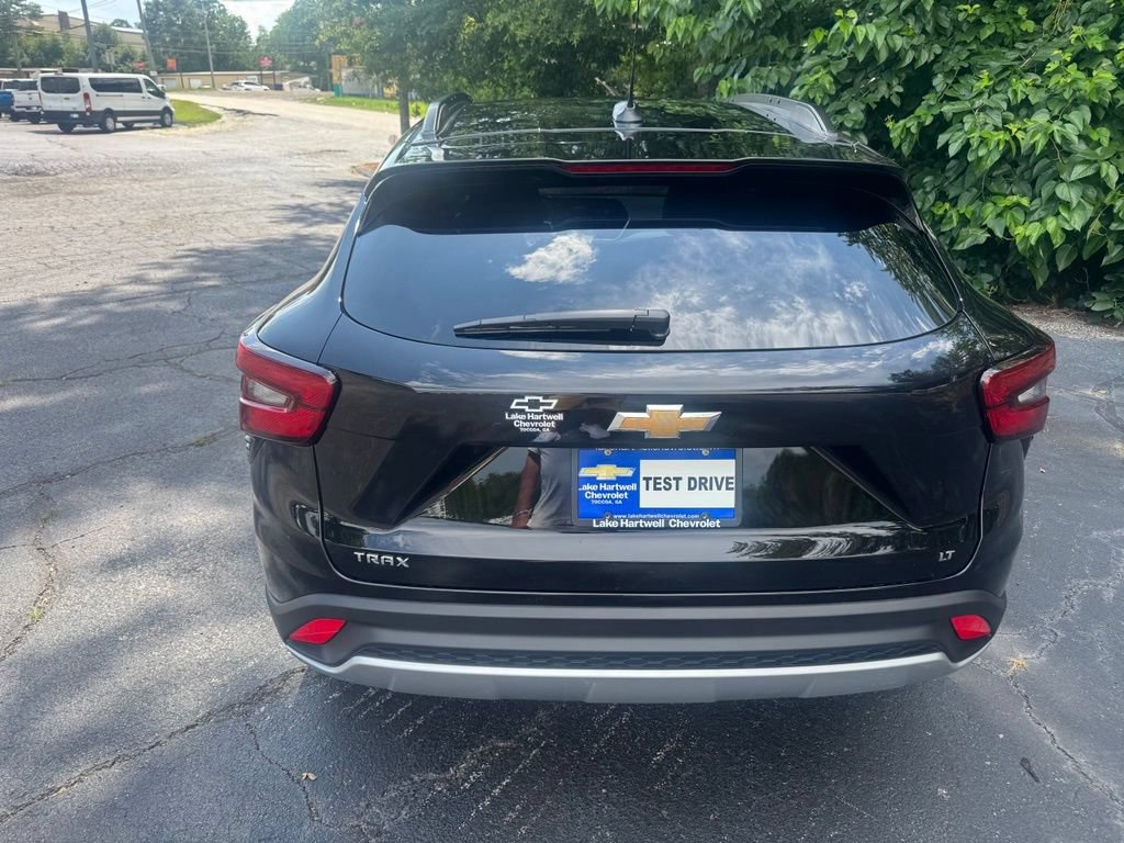 New 2026 Chevrolet Trax LT w/ LT Convenience Package FWD image 6