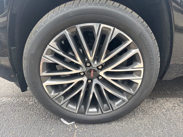 New 2026 GMC Terrain Denali w/ LPO, Black Badging Package image 5