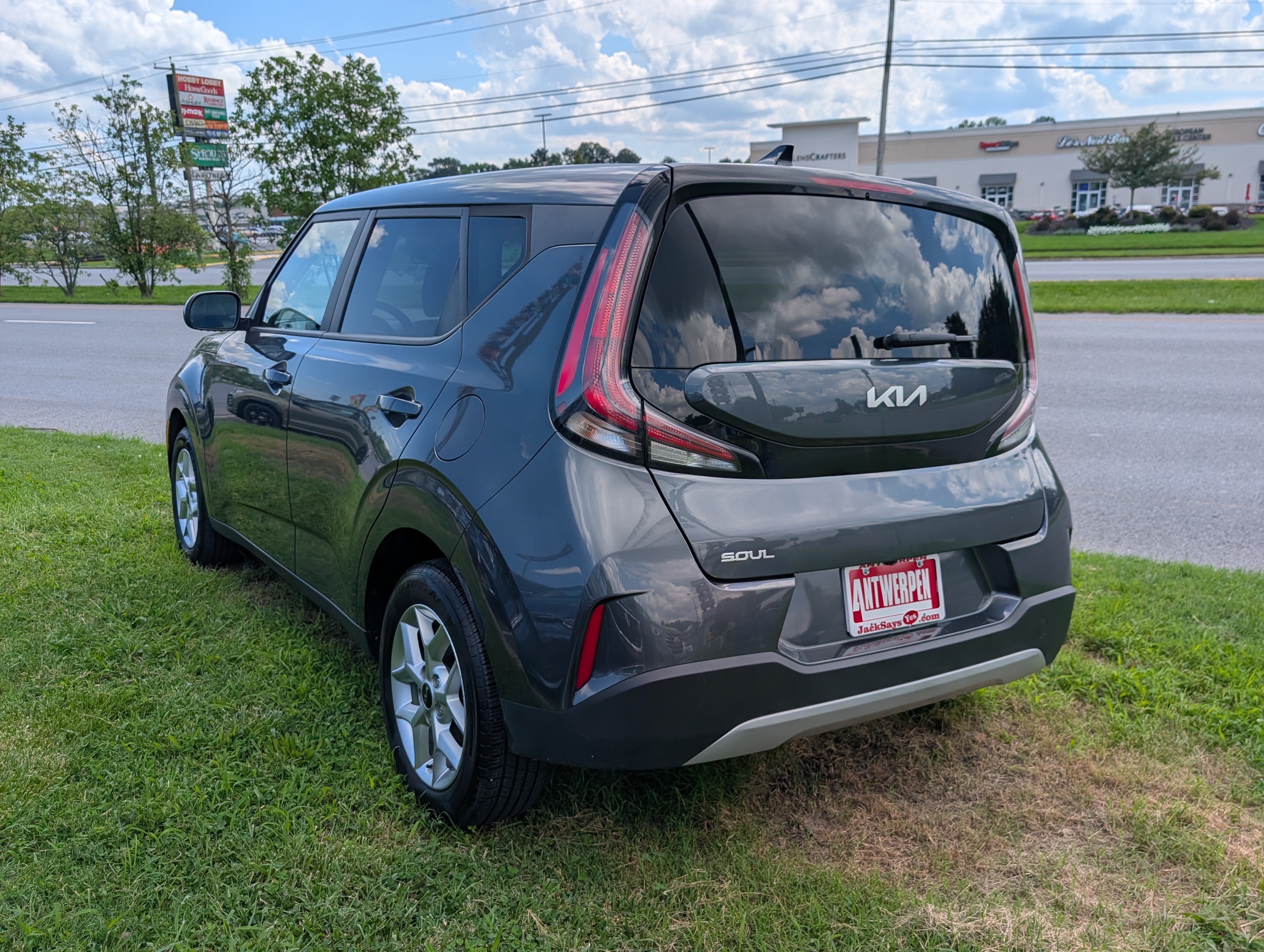 Used 2024 Kia Soul LX w/ Option Group 015 FWD image 5