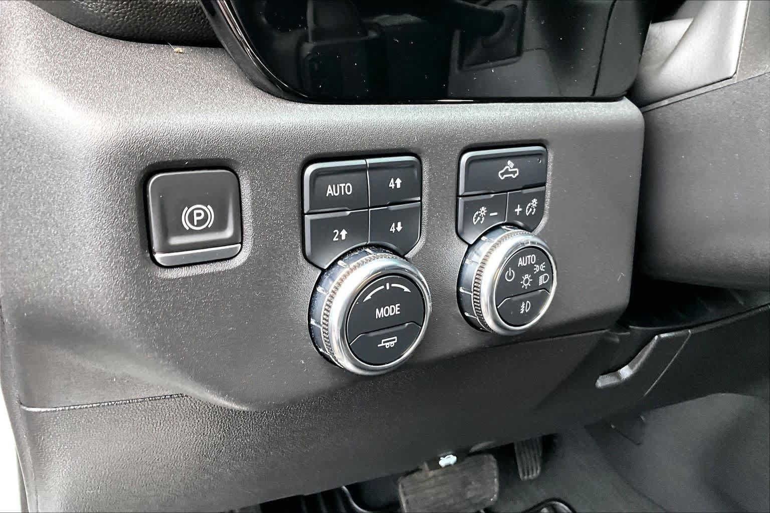 Used 2023 GMC Sierra 1500 Elevation w/ X31 Off-Road Package AWD/4WD image 32