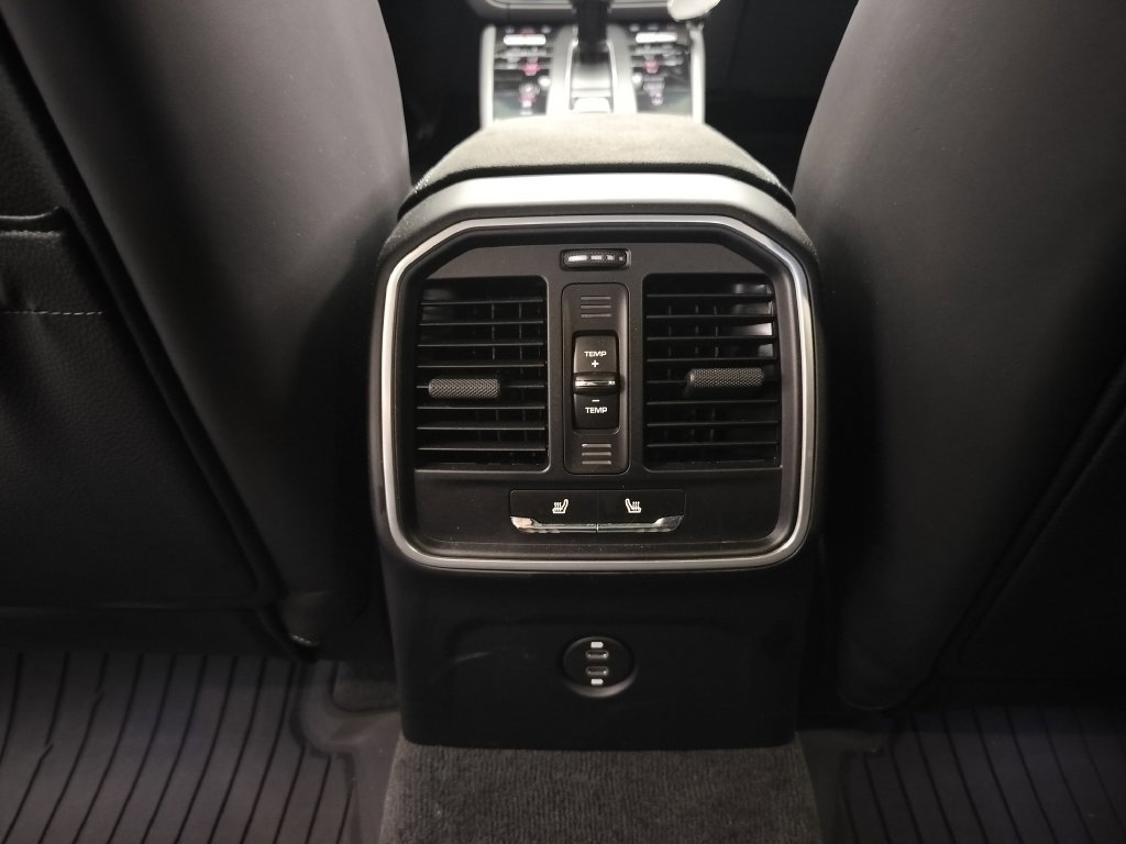 Certified 2023 Porsche Macan GTS AWD/4WD image 19