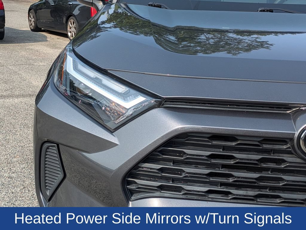 Used 2022 Toyota RAV4 XLE w/ Convenience Package FWD image 11