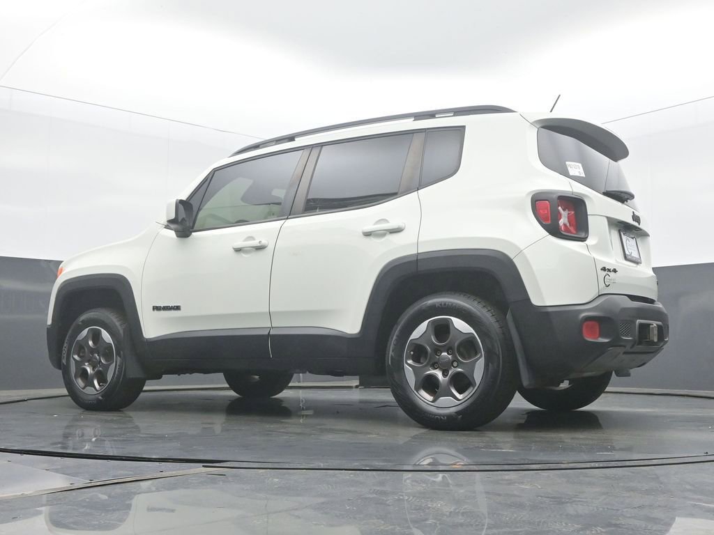 Used 2015 Jeep Renegade Latitude AWD/4WD image 46