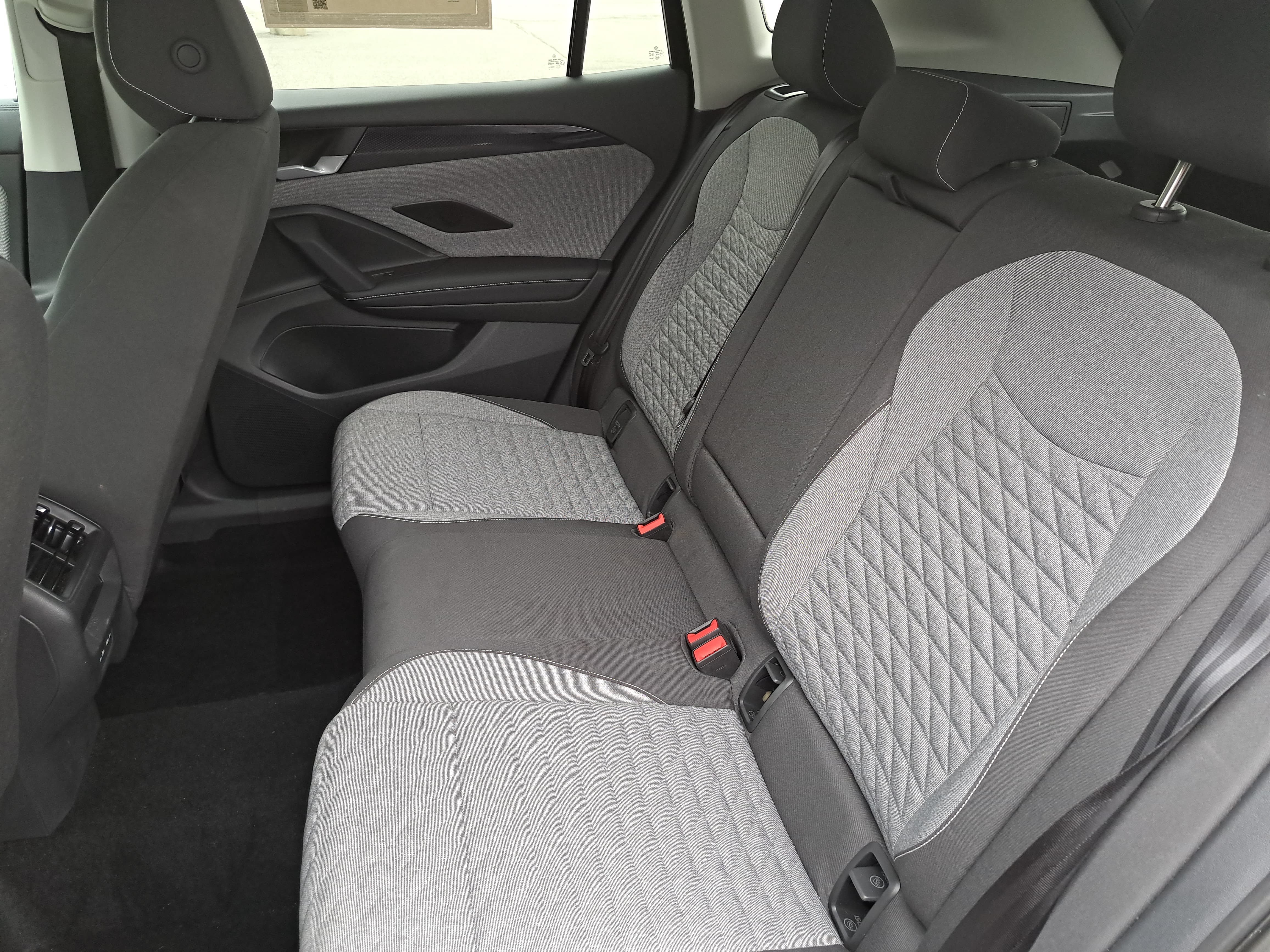 Certified 2025 Volkswagen Tiguan S FWD image 14