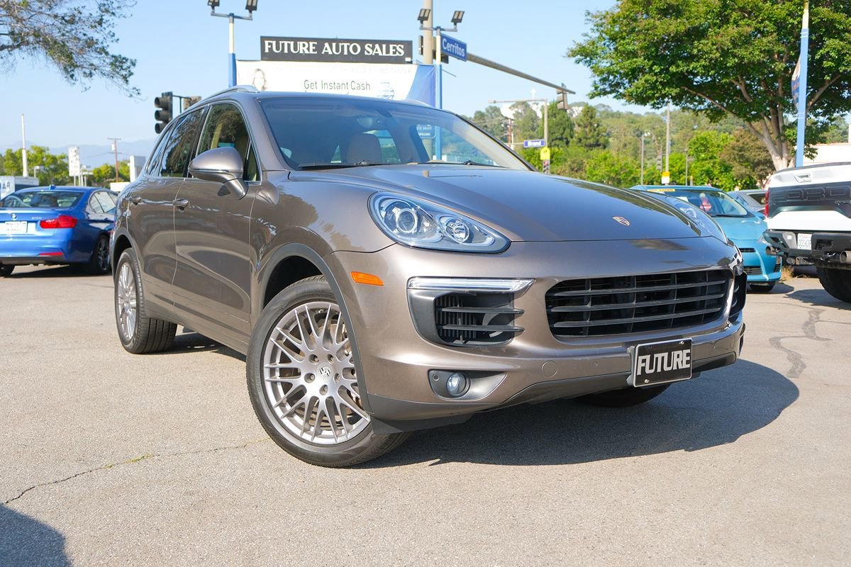 Used 2015 Porsche Cayenne S AWD/4WD image 3