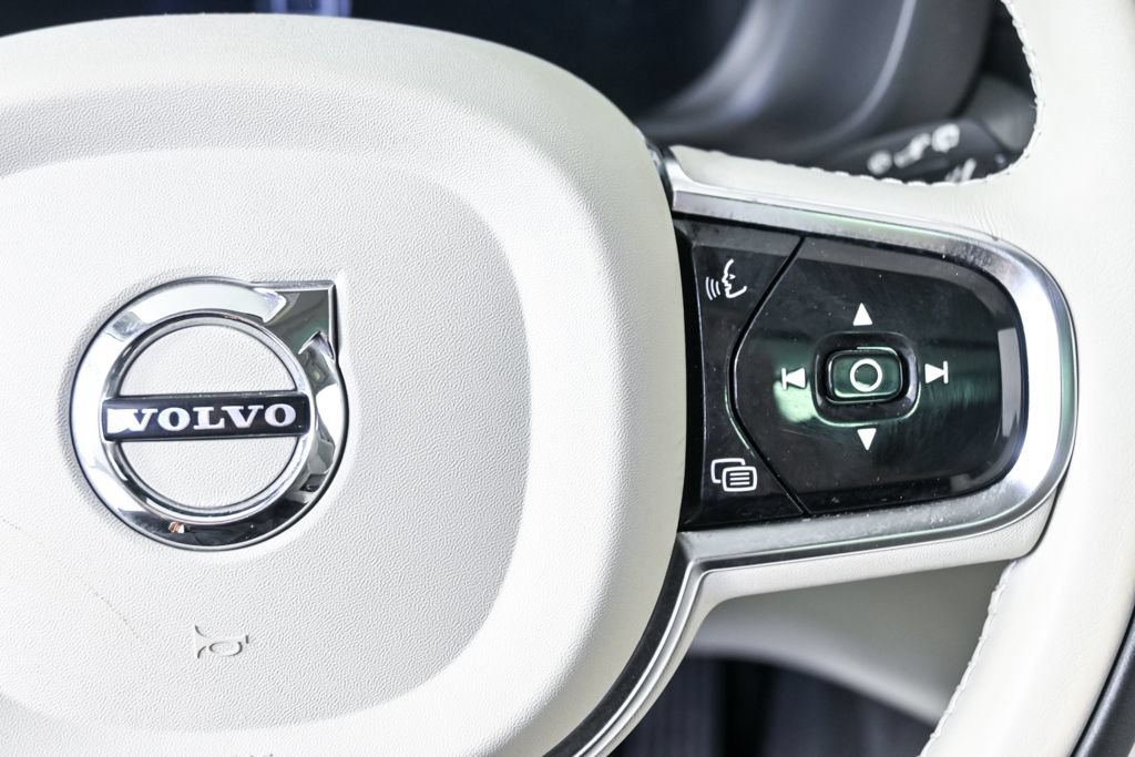 Certified 2024 Volvo XC60 B5 Ultimate AWD/4WD image 13