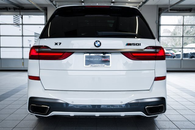Used 2022 BMW X7 M50i w/ Cold Weather Package image 5