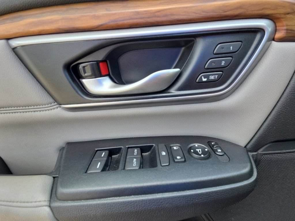 Used 2018 Honda CR-V Touring image 21