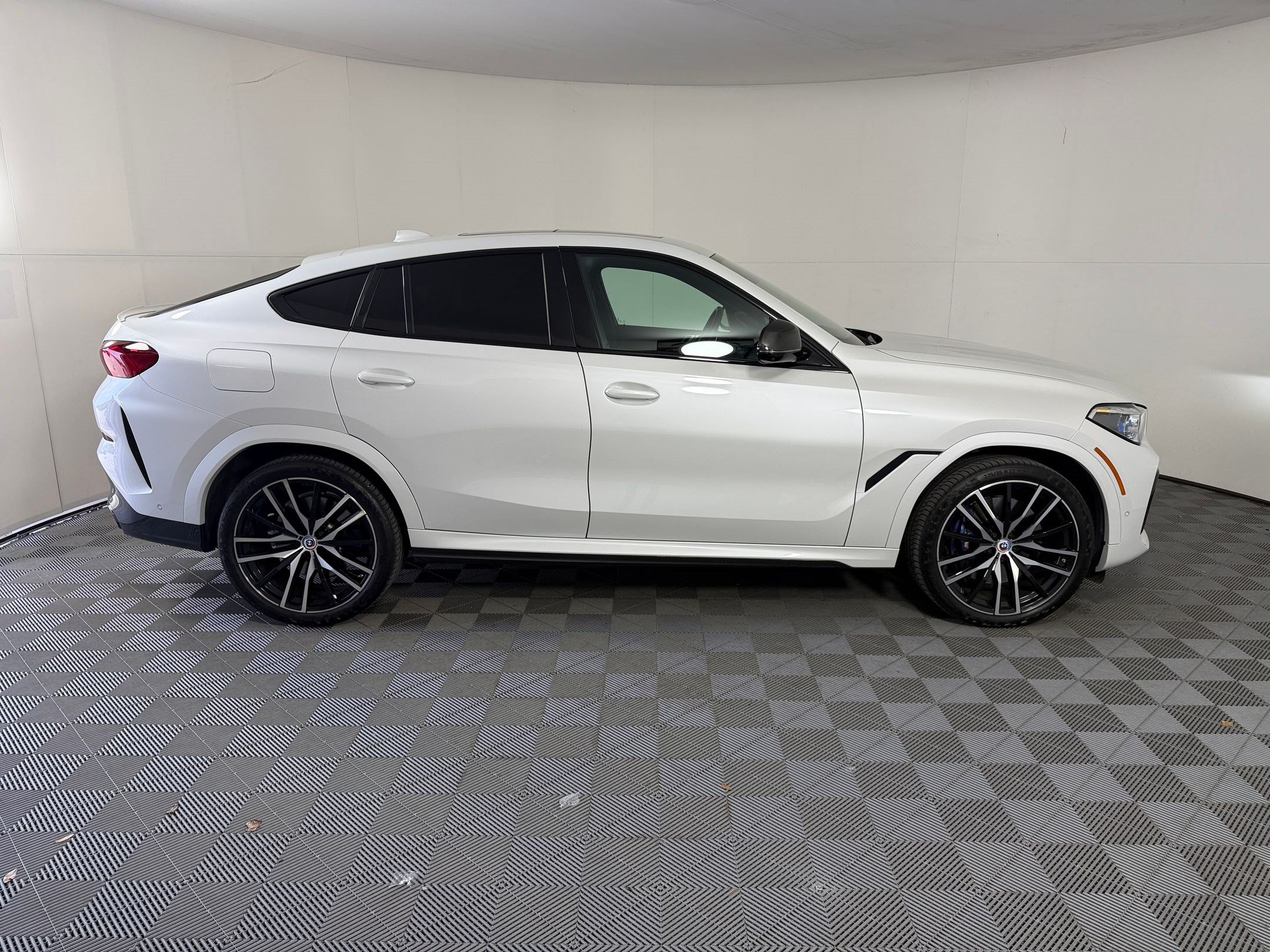 Certified 2023 BMW X6 M50i w/ Executive Package AWD/4WD image 8