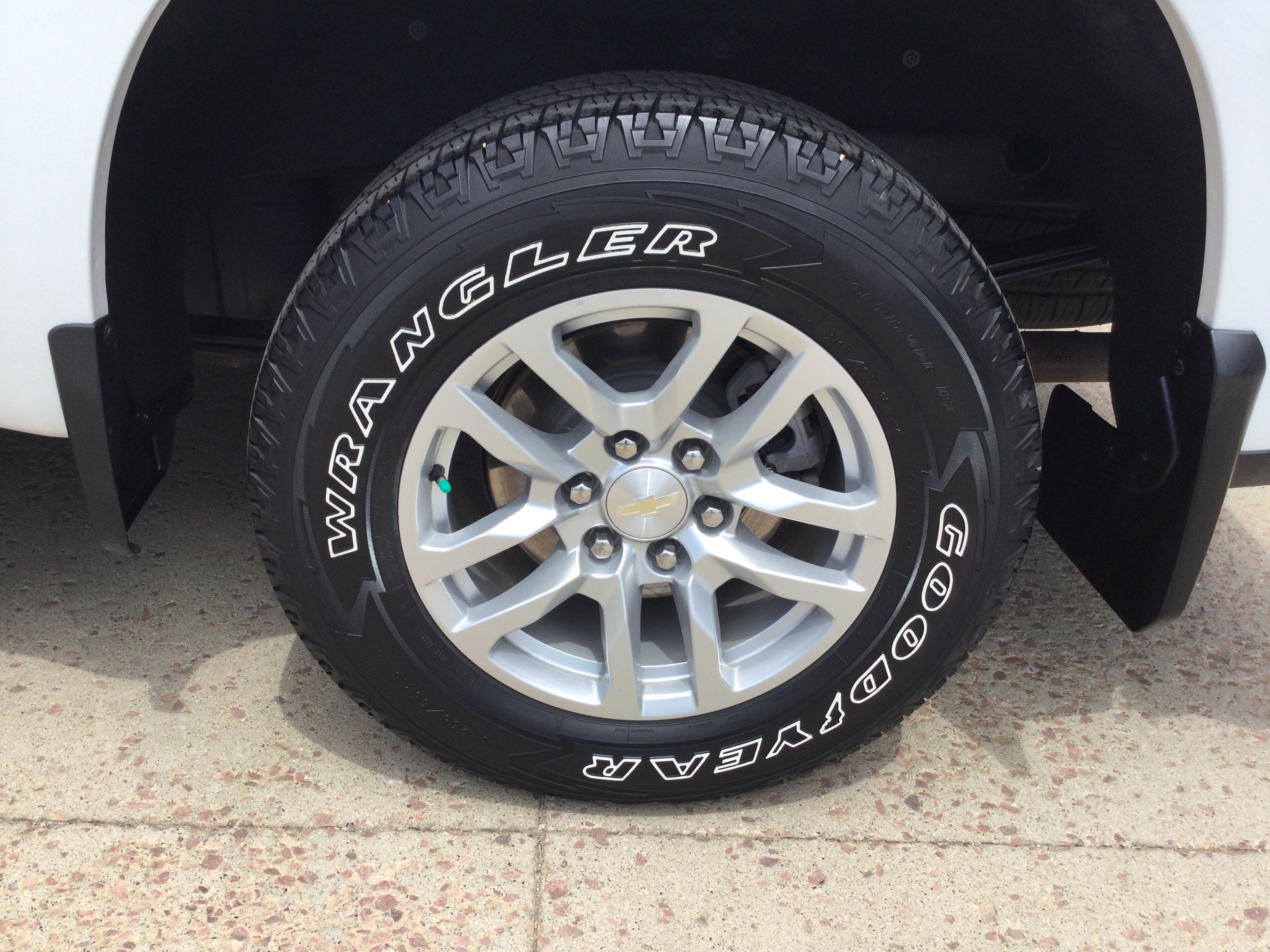 Used 2021 Chevrolet Silverado 1500 LT AWD/4WD image 5