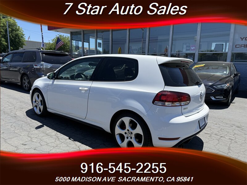 Used 2011 Volkswagen Golf 2-Door FWD image 5