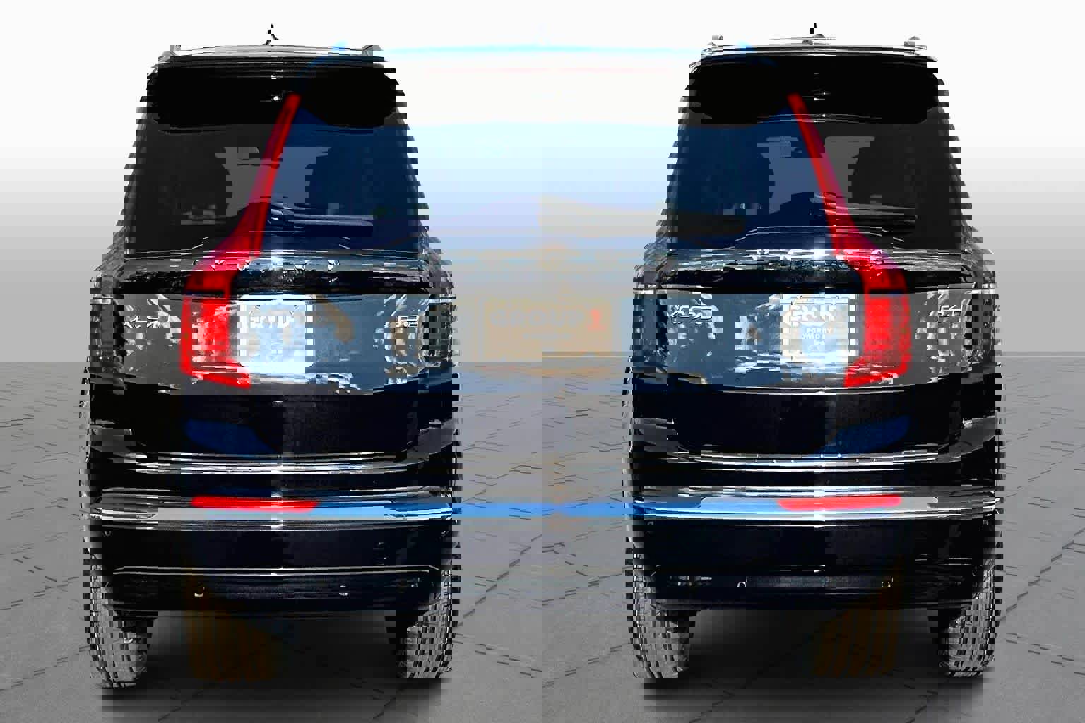 Certified 2024 Volvo XC90 B6 Plus image 4