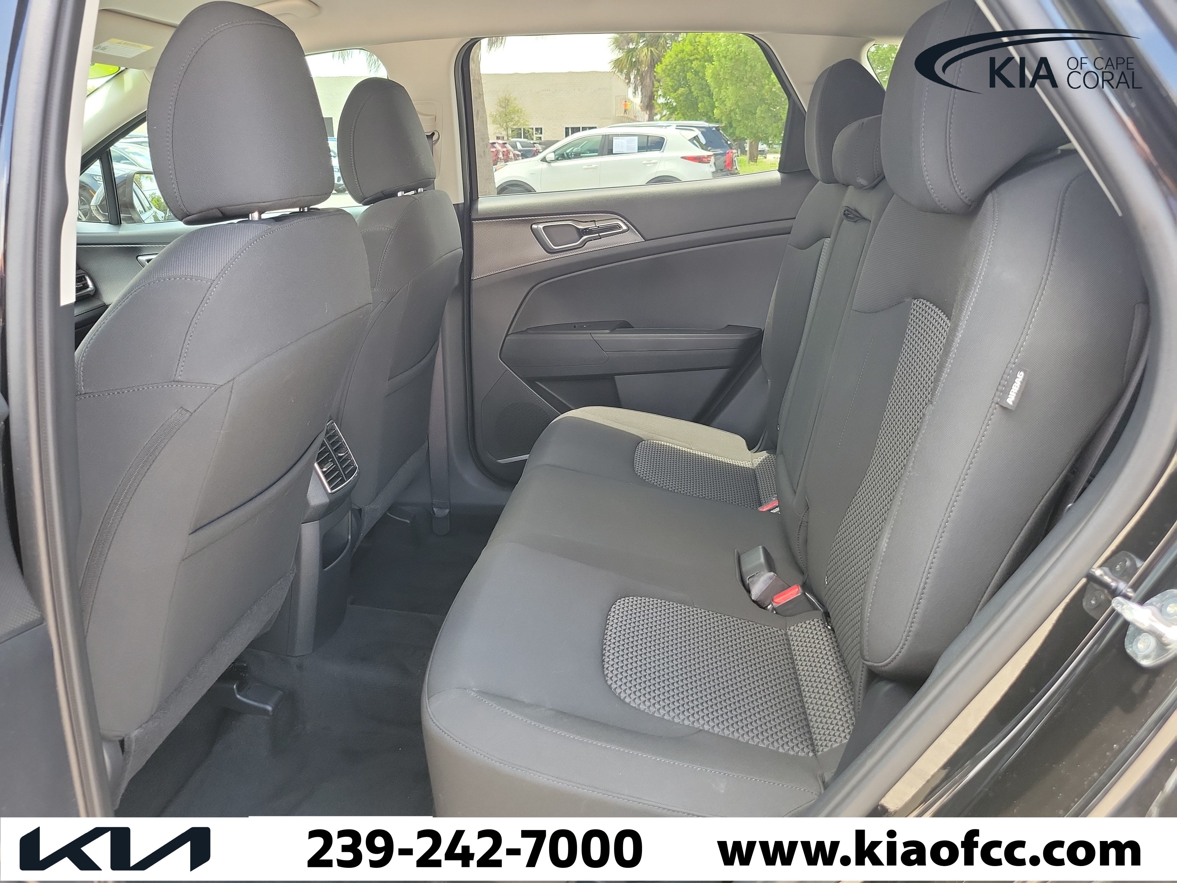Certified 2025 Kia Sportage LX FWD image 12