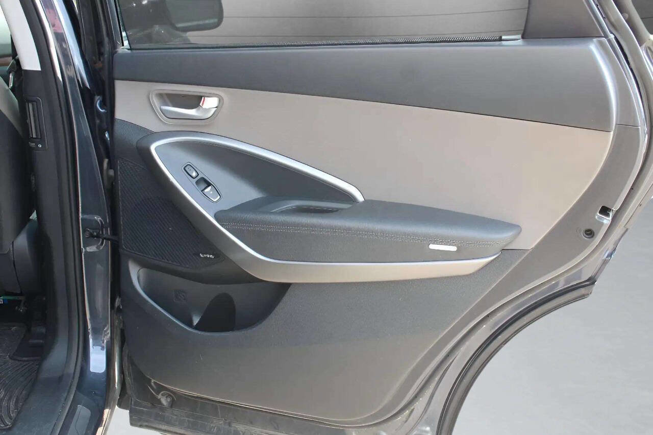 Used 2017 Hyundai Santa Fe Limited AWD/4WD image 20