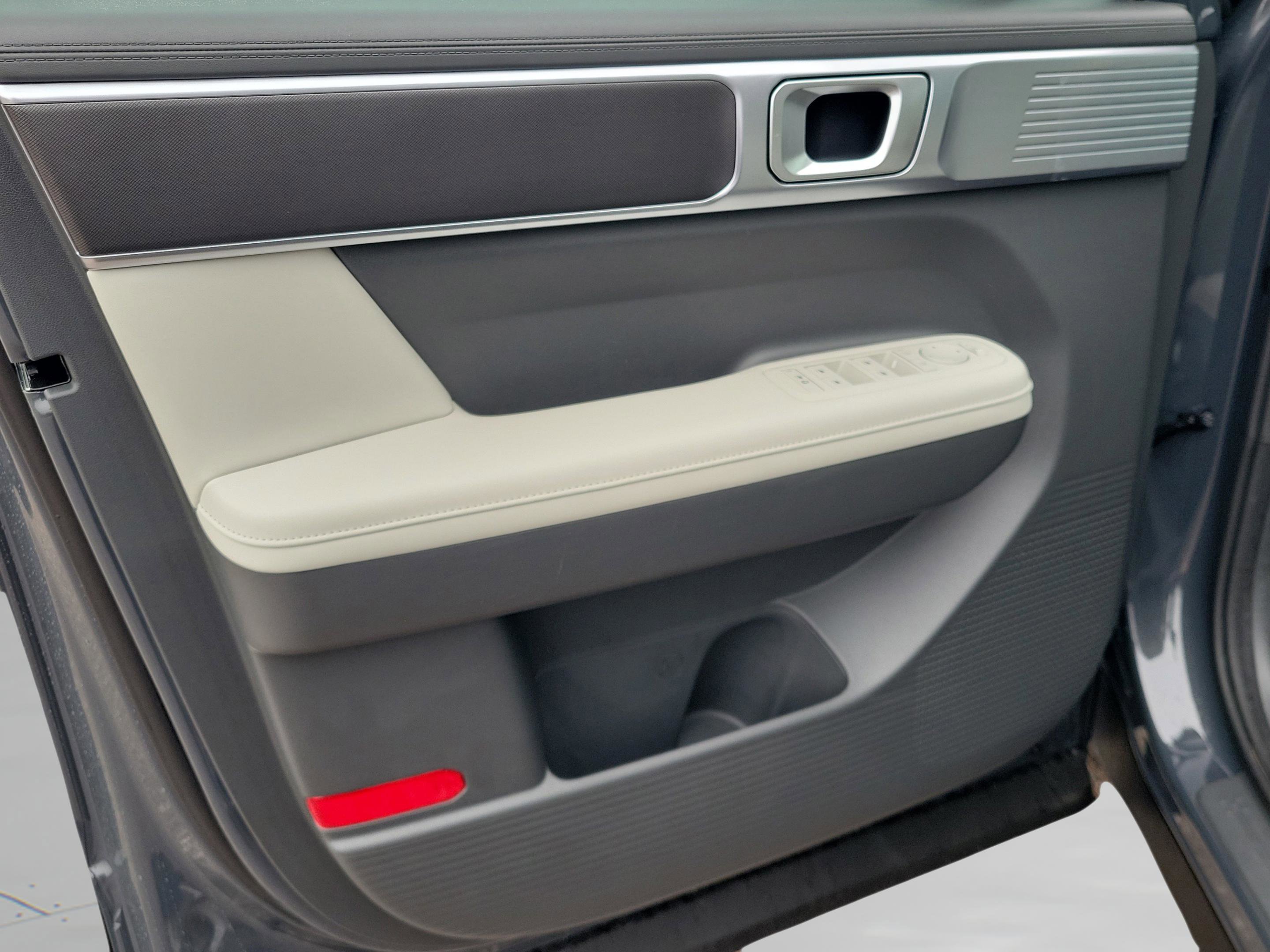 Used 2025 Hyundai Santa Fe SEL image 19