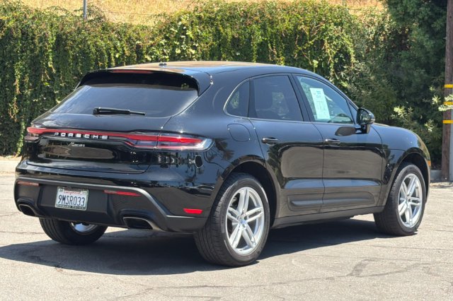 Used 2024 Porsche Macan AWD/4WD image 4