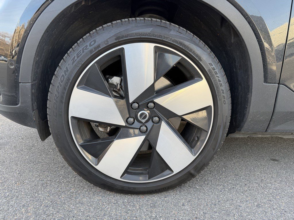 Used 2022 Volvo C40 P8 Recharge Ultimate image 7