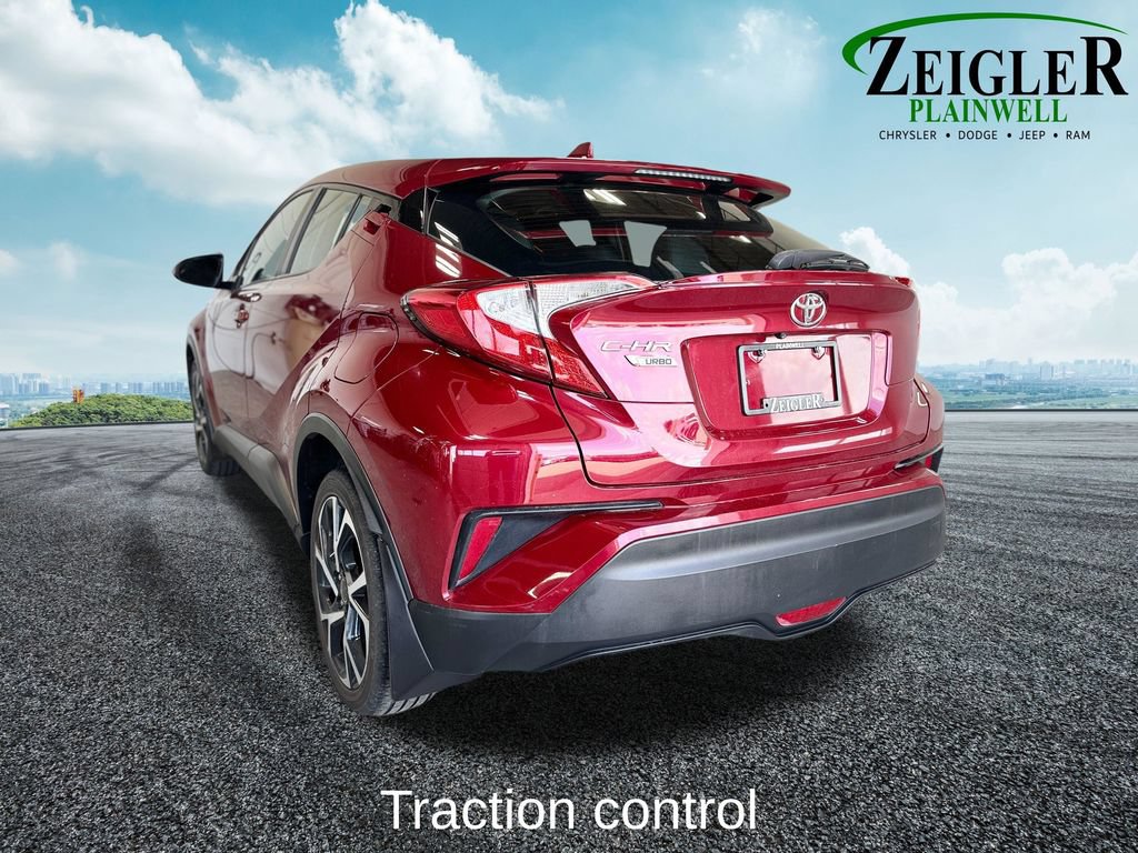 Used 2018 Toyota C-HR XLE FWD image 4
