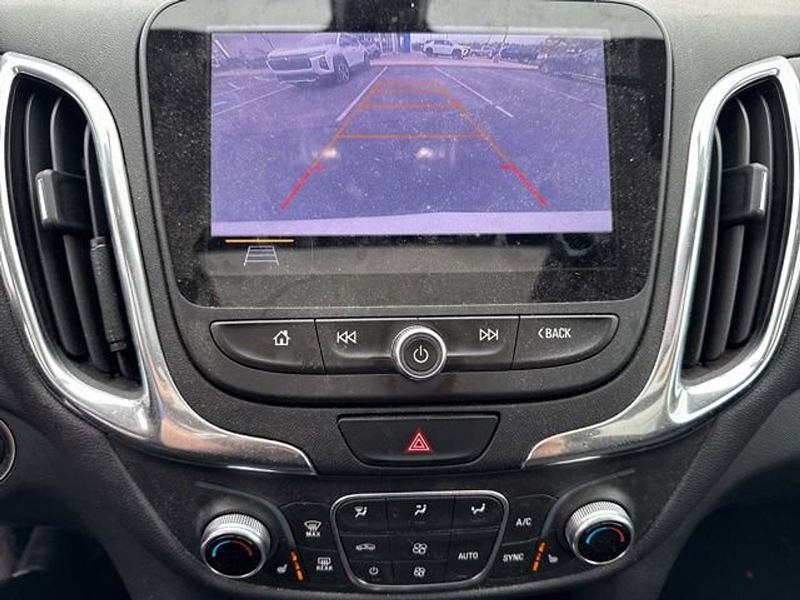 Used 2019 Chevrolet Equinox LT AWD/4WD image 18