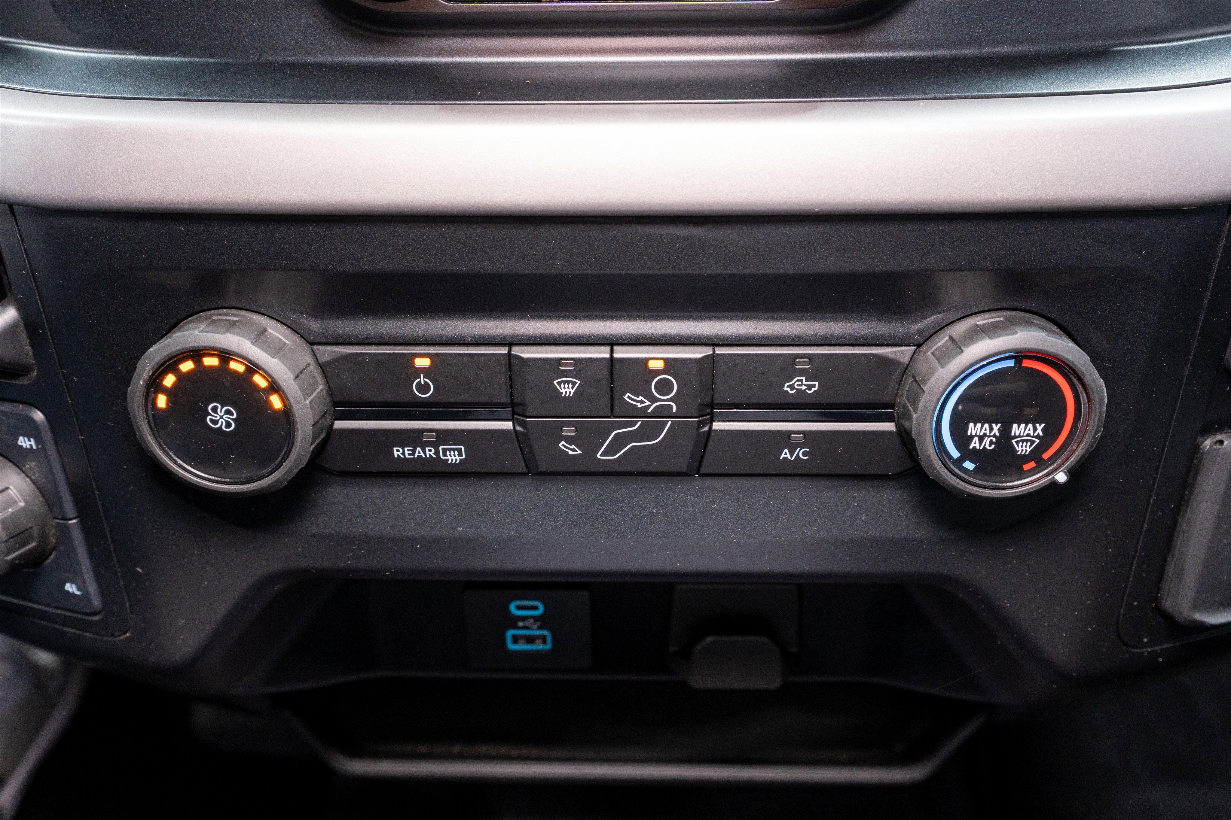 Used 2023 Ford F150 XLT w/ XTR Package image 23