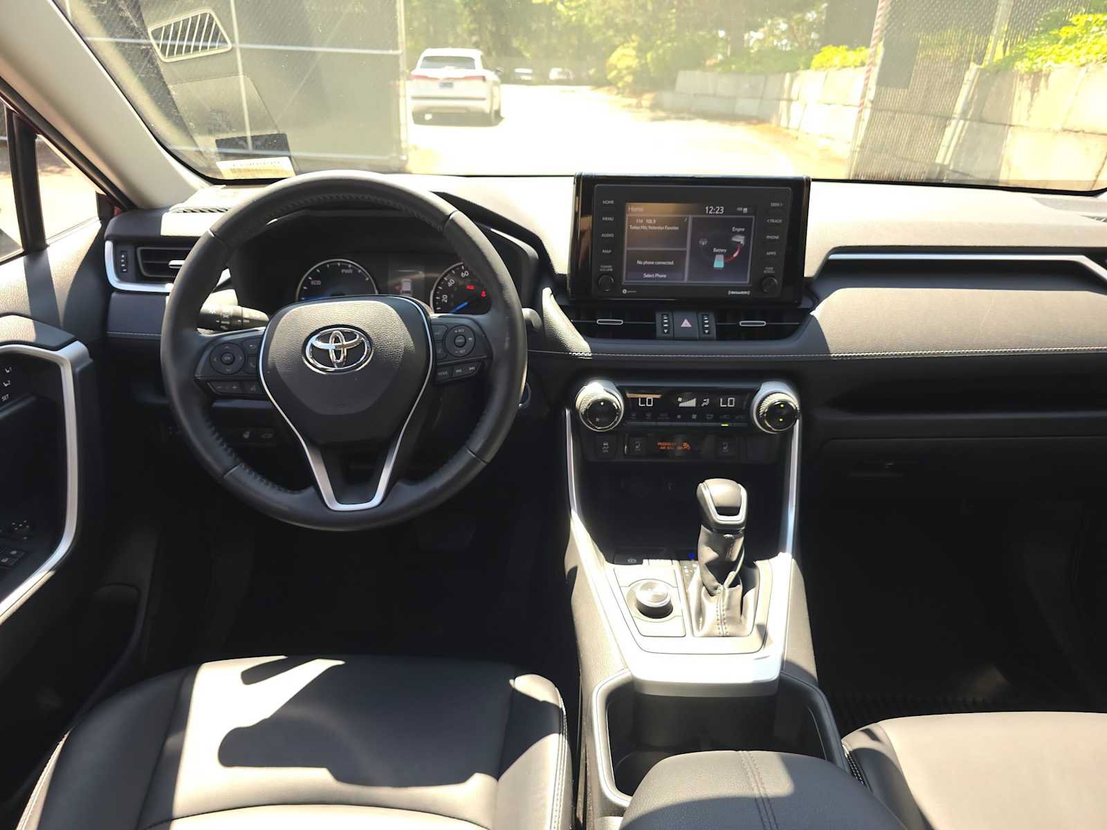 Used 2022 Toyota RAV4 XLE Premium AWD/4WD image 18