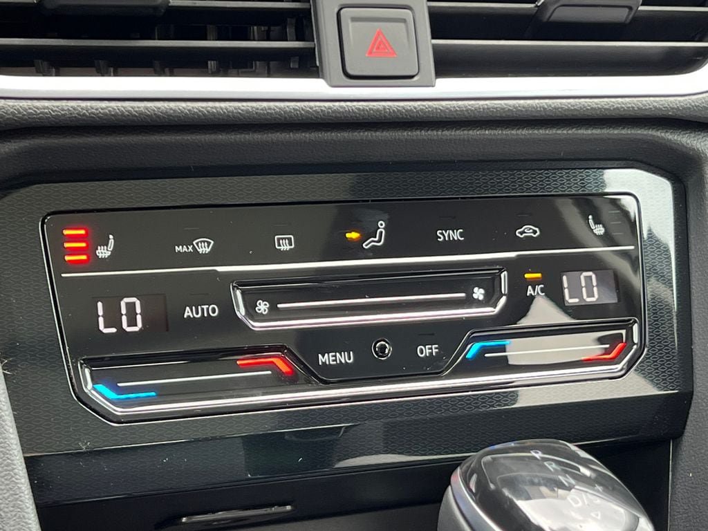 New 2026 Volkswagen Taos SE AWD/4WD image 24