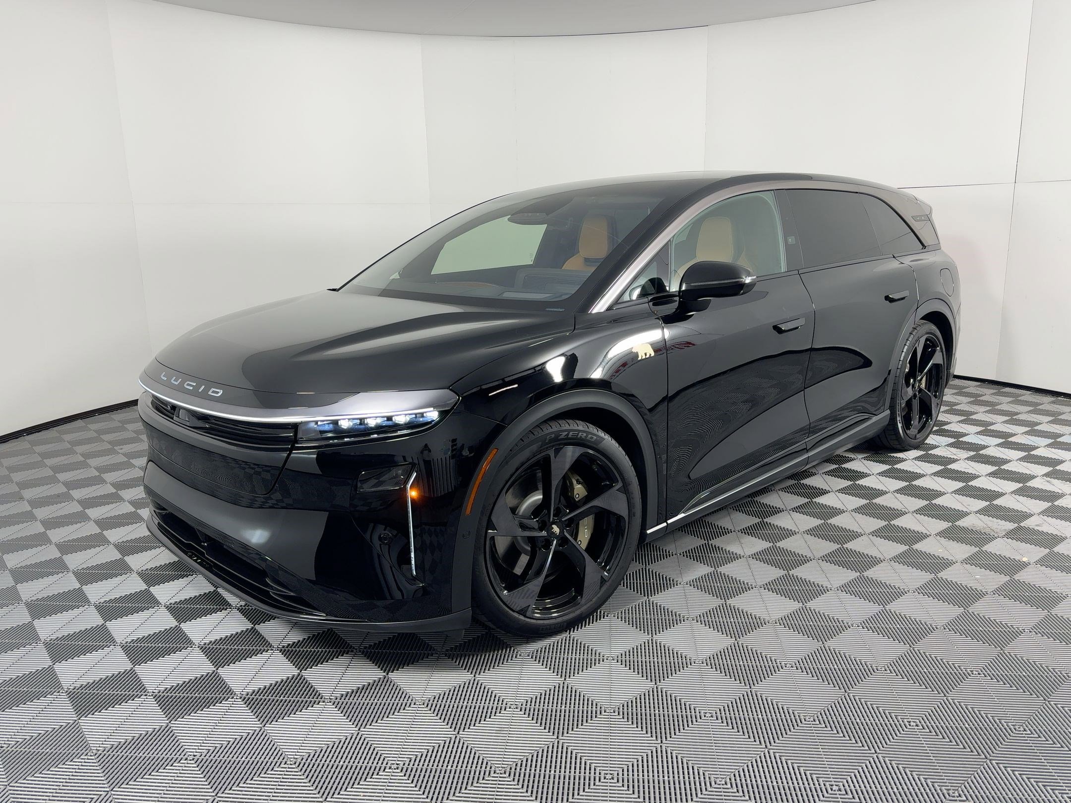 Used 2026 Lucid Gravity Dream image 1