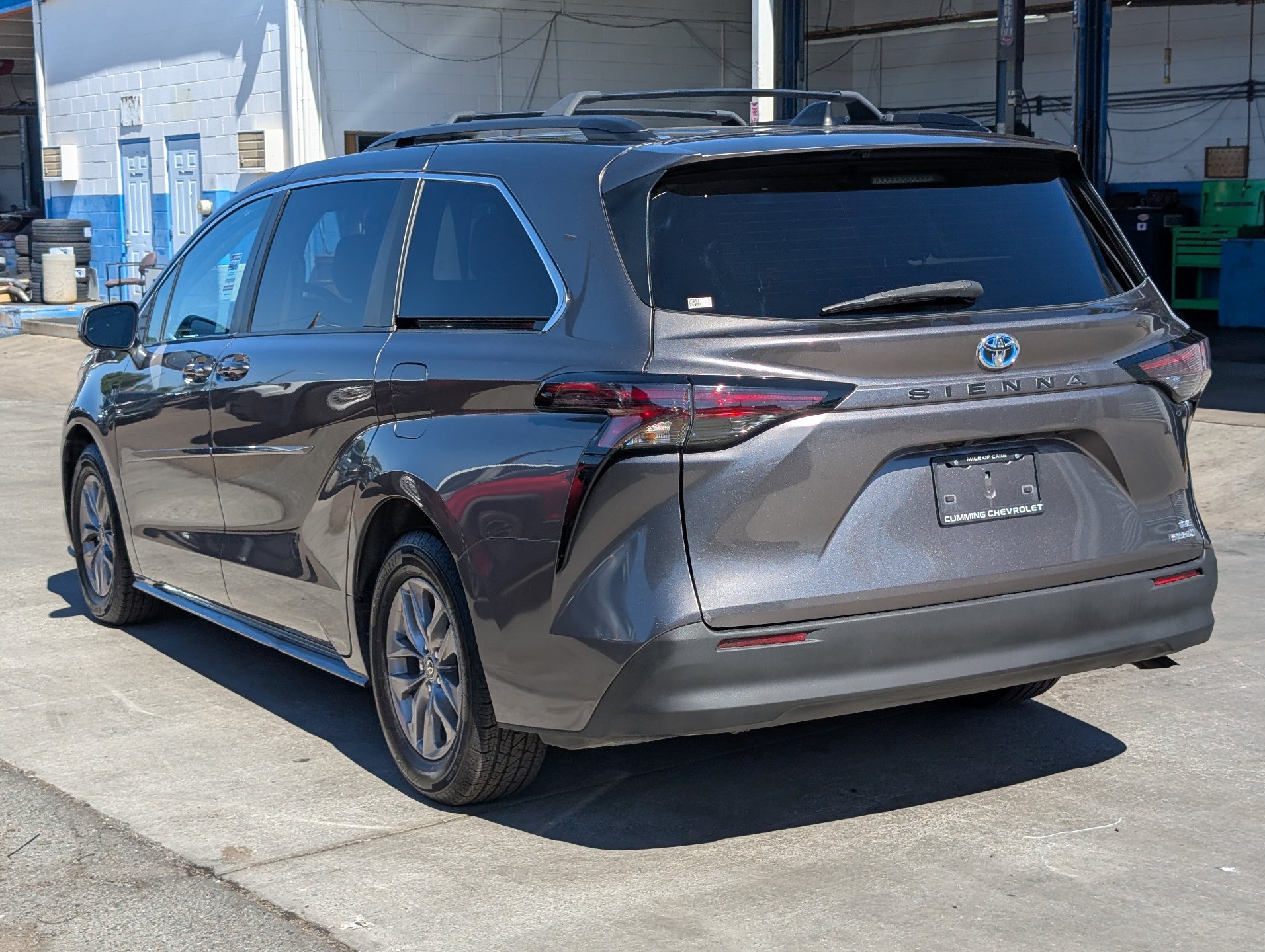 Used 2023 Toyota Sienna LE w/ LE Plus Package FWD image 10
