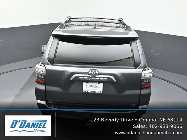 Used 2022 Toyota 4Runner SR5 Premium w/ Moonroof Package AWD/4WD image 17