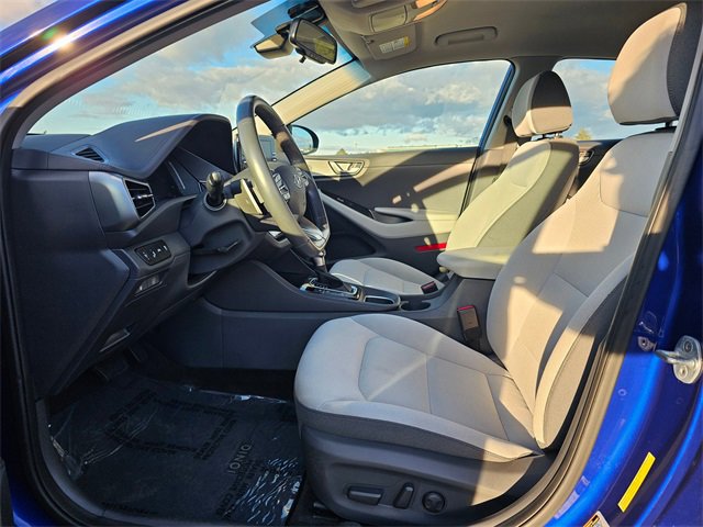 Used 2022 Hyundai Ioniq SE image 11