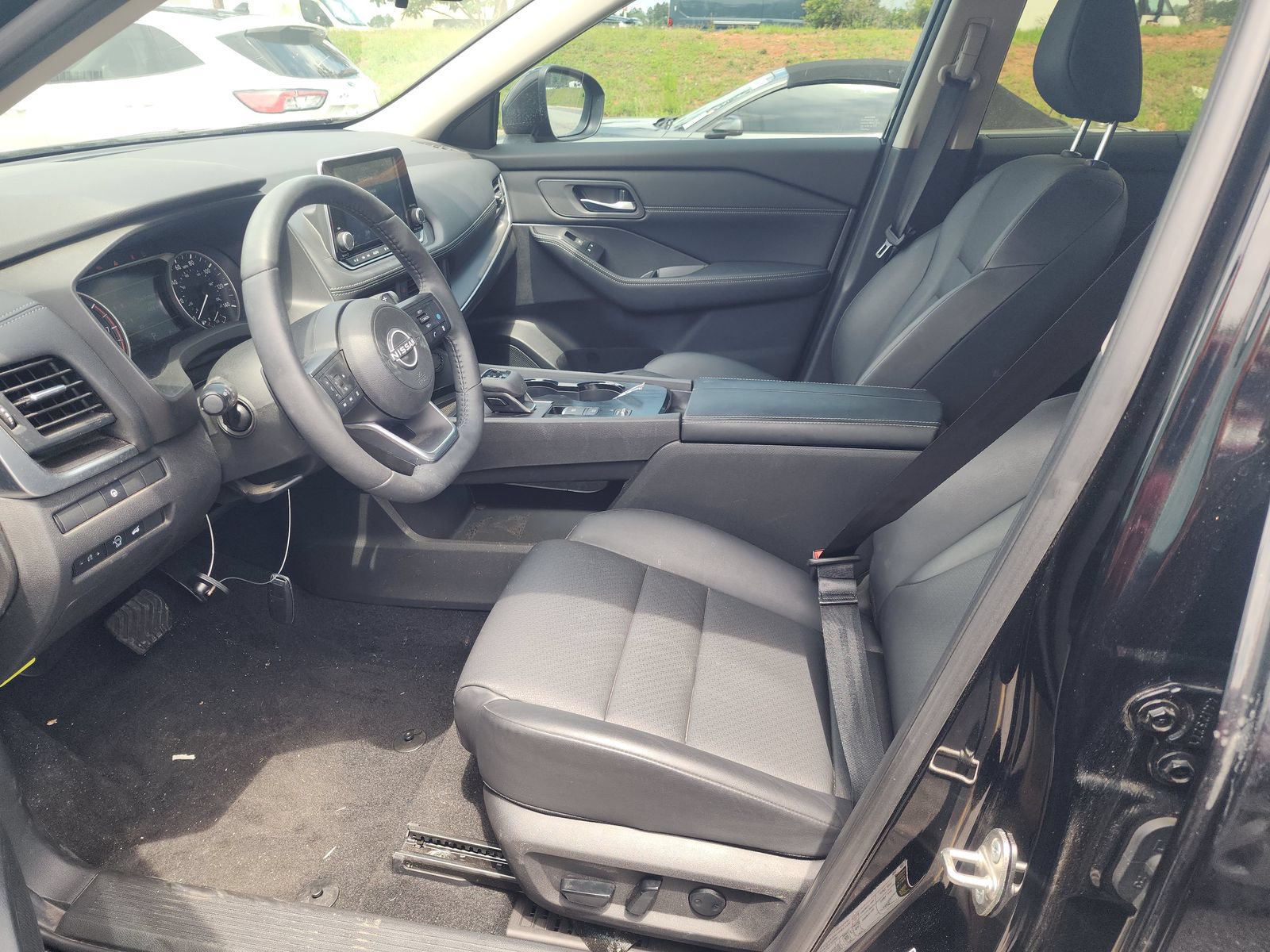 Used 2024 Nissan Rogue SV w/ SV Premium Package FWD image 7