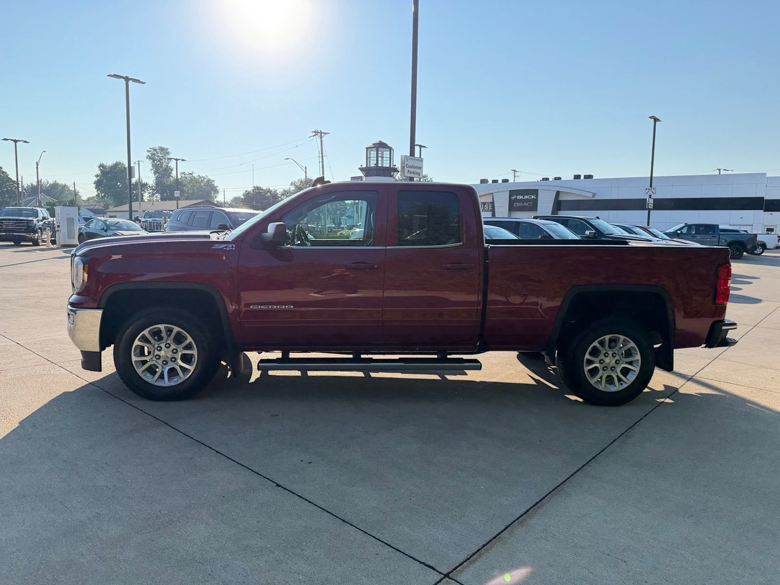 Used 2018 GMC Sierra 1500 SLE w/ SLE Value Package AWD/4WD image 8