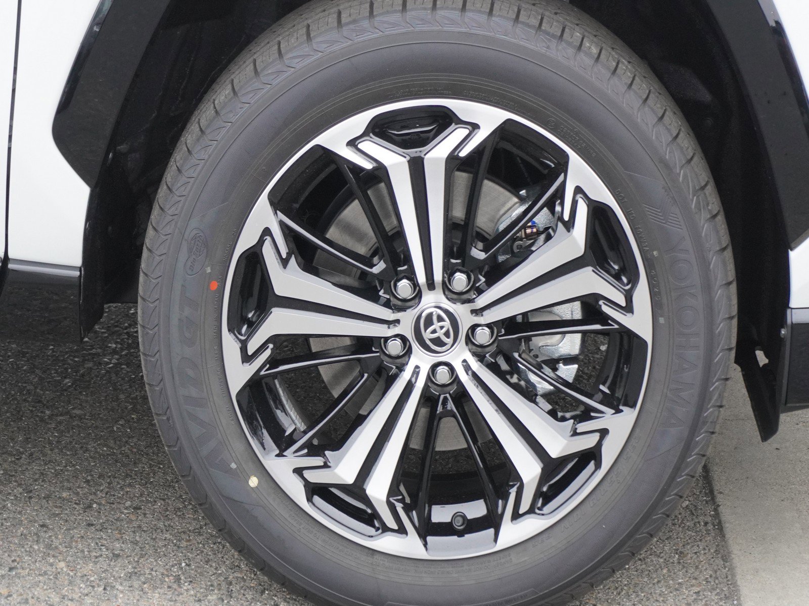 New 2025 Toyota RAV4 XSE image 5