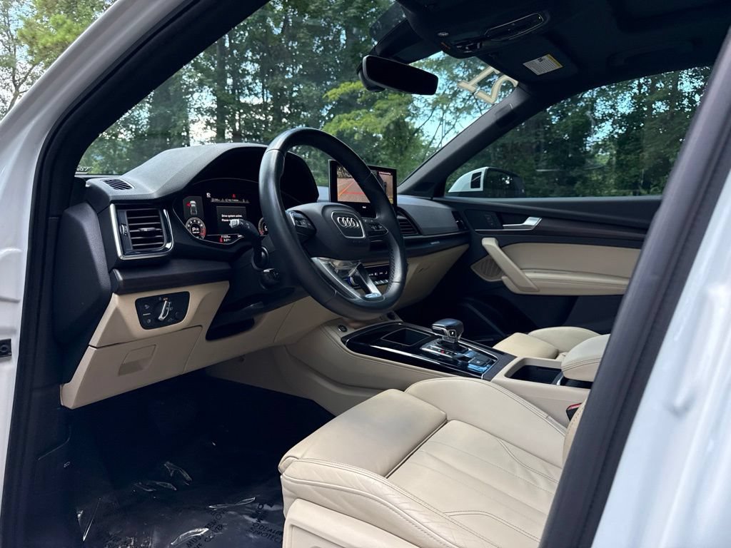 Used 2021 Audi Q5 2.0T Premium Plus w/ Premium Plus Package AWD/4WD image 16