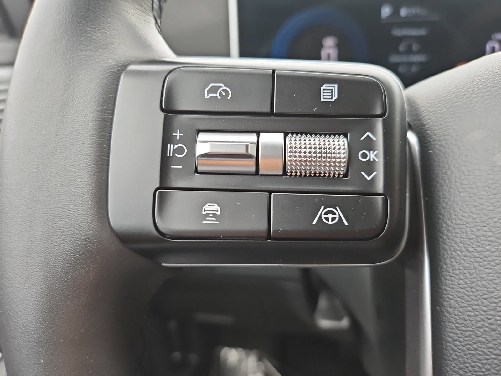 Used 2026 Hyundai Santa Fe SEL FWD image 30