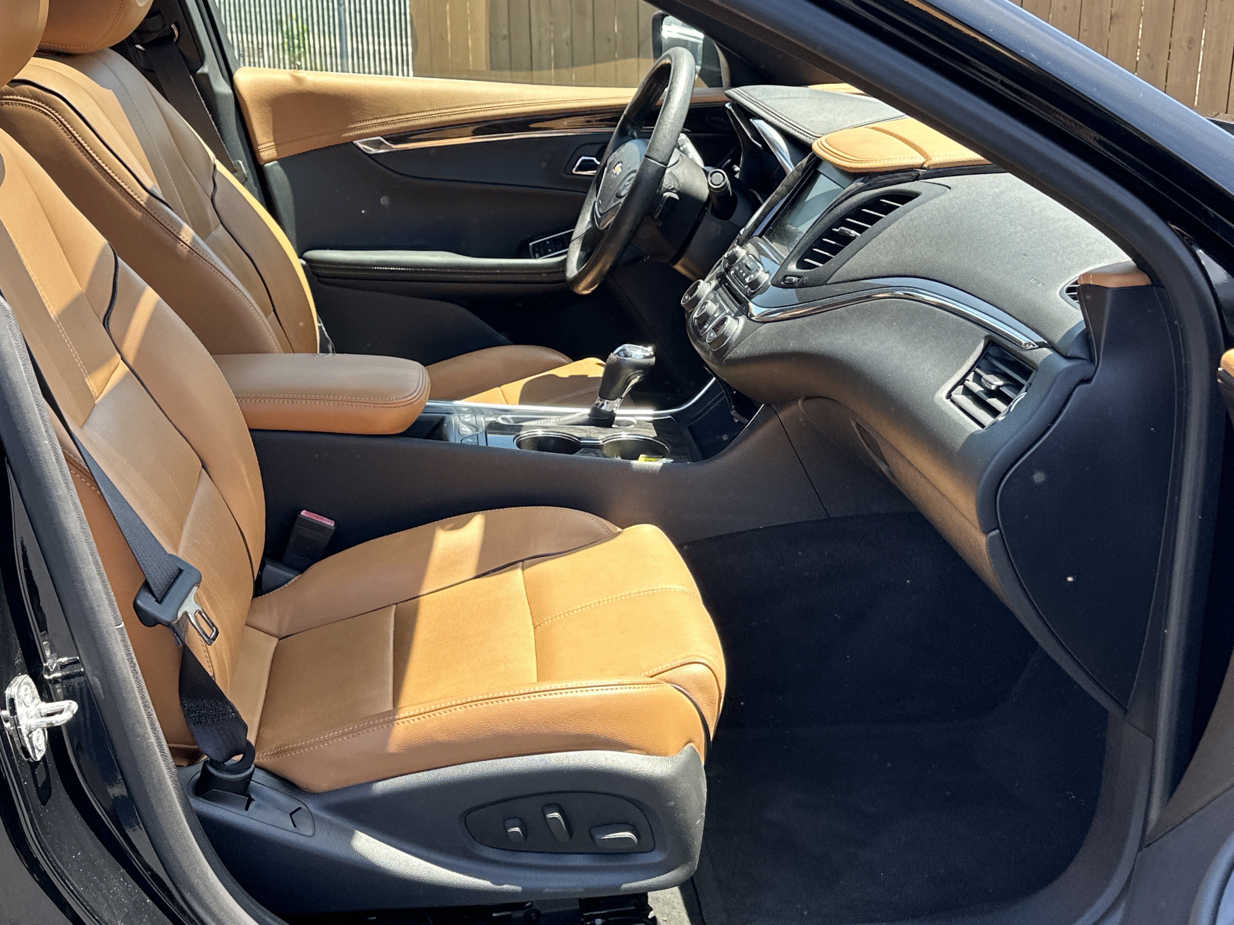 Used 2014 Chevrolet Impala LTZ FWD image 12