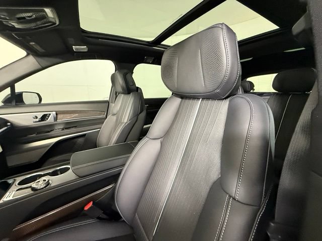 New 2027 Cadillac Vistiq Sport AWD/4WD image 16