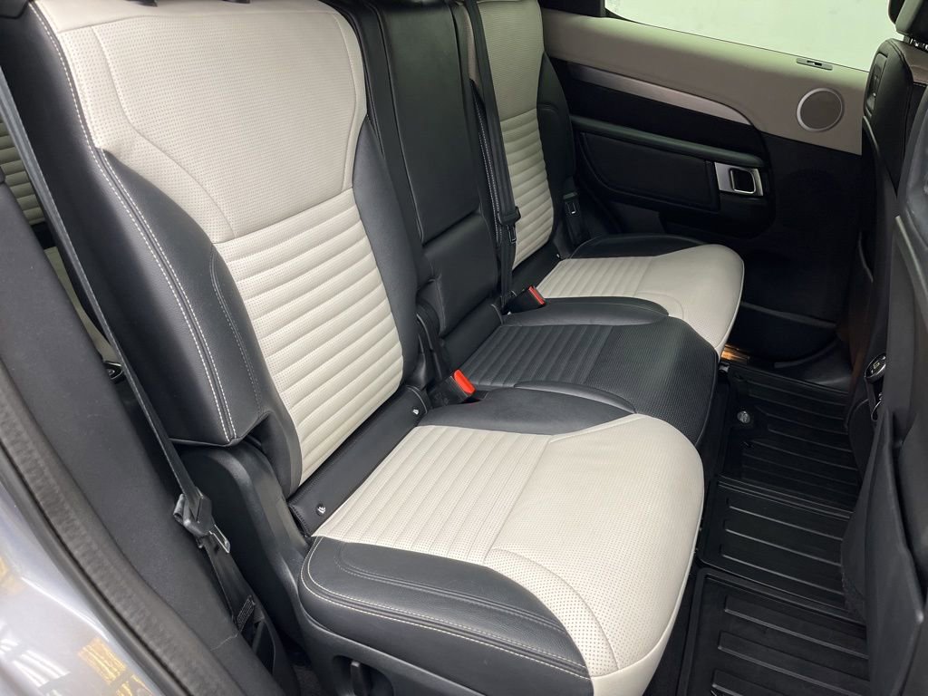 Used 2021 Land Rover Discovery S R-Dynamic AWD/4WD image 25
