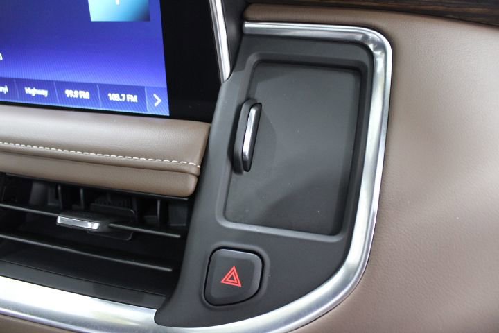 Used 2023 Chevrolet Suburban High Country image 55