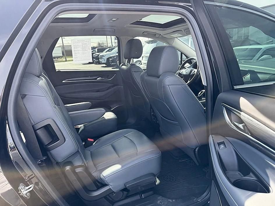 Used 2020 Buick Enclave Essence w/ Sound and Sites Package image 14