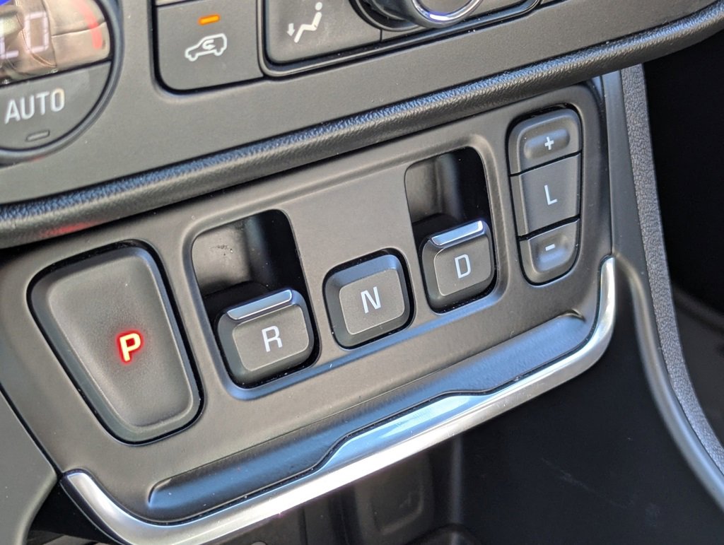 Used 2021 GMC Terrain SLT image 16