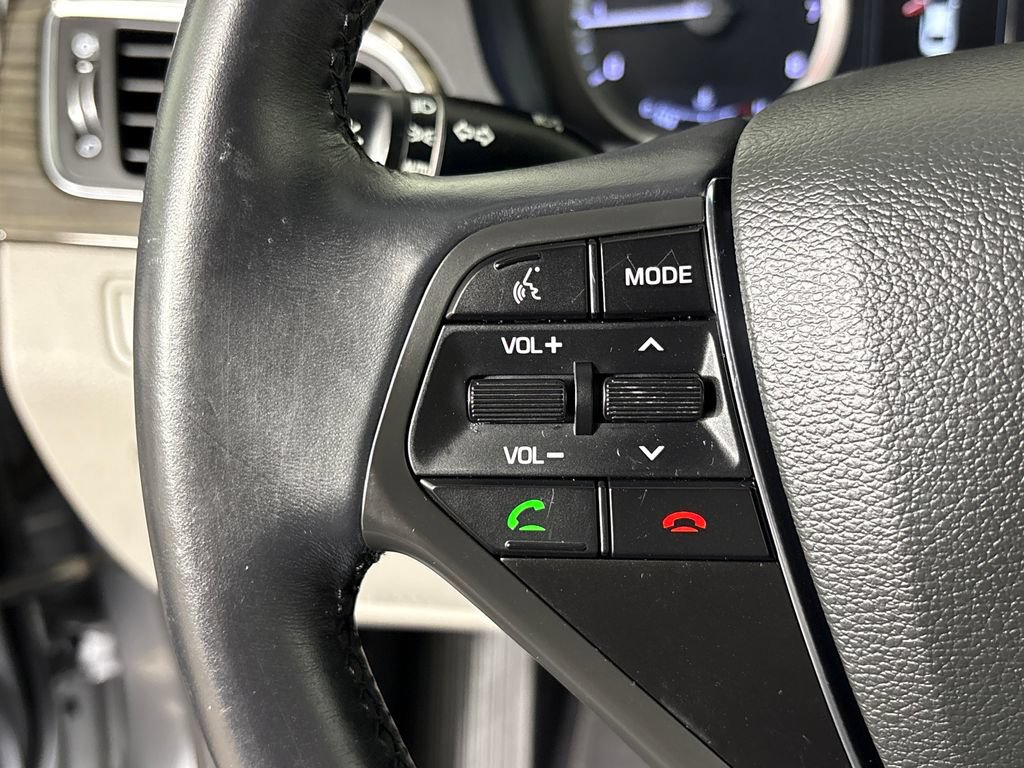 Used 2017 Hyundai Sonata Limited w/ Ultimate Package 04 FWD image 19