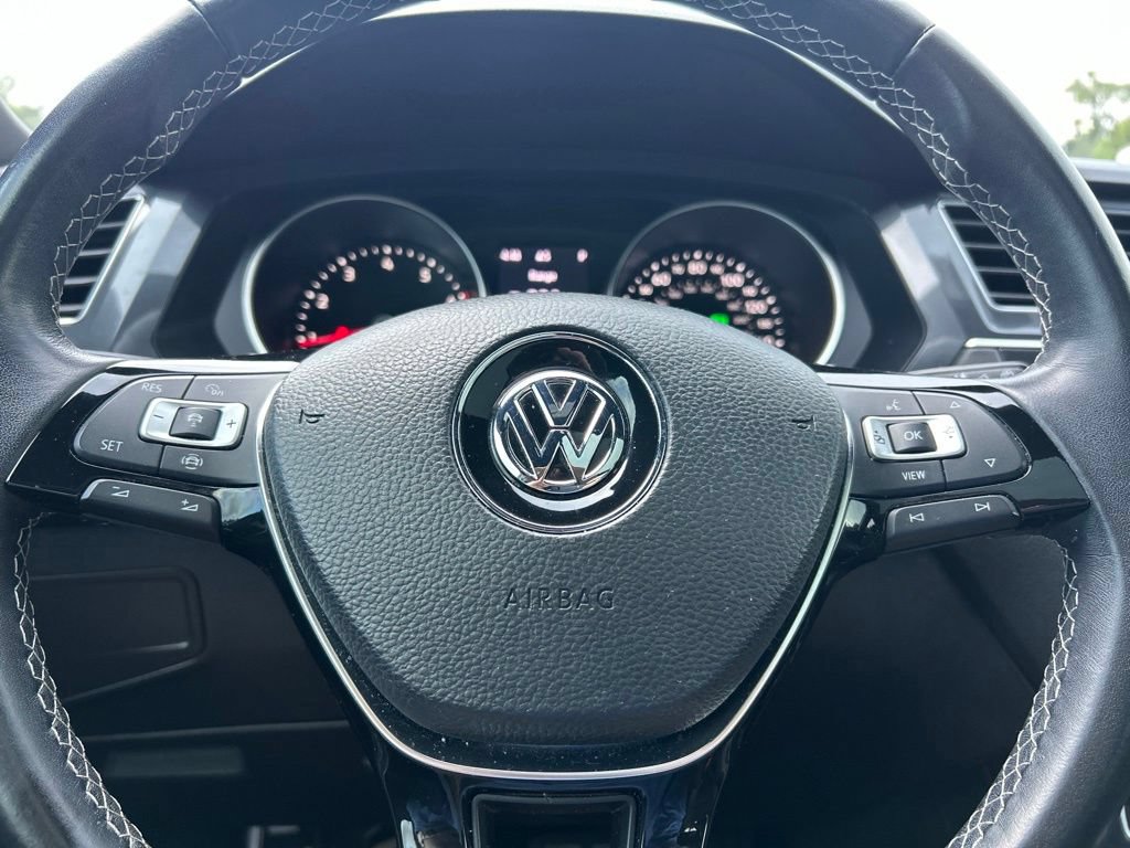 Used 2021 Volkswagen Tiguan SE R-Line FWD image 24