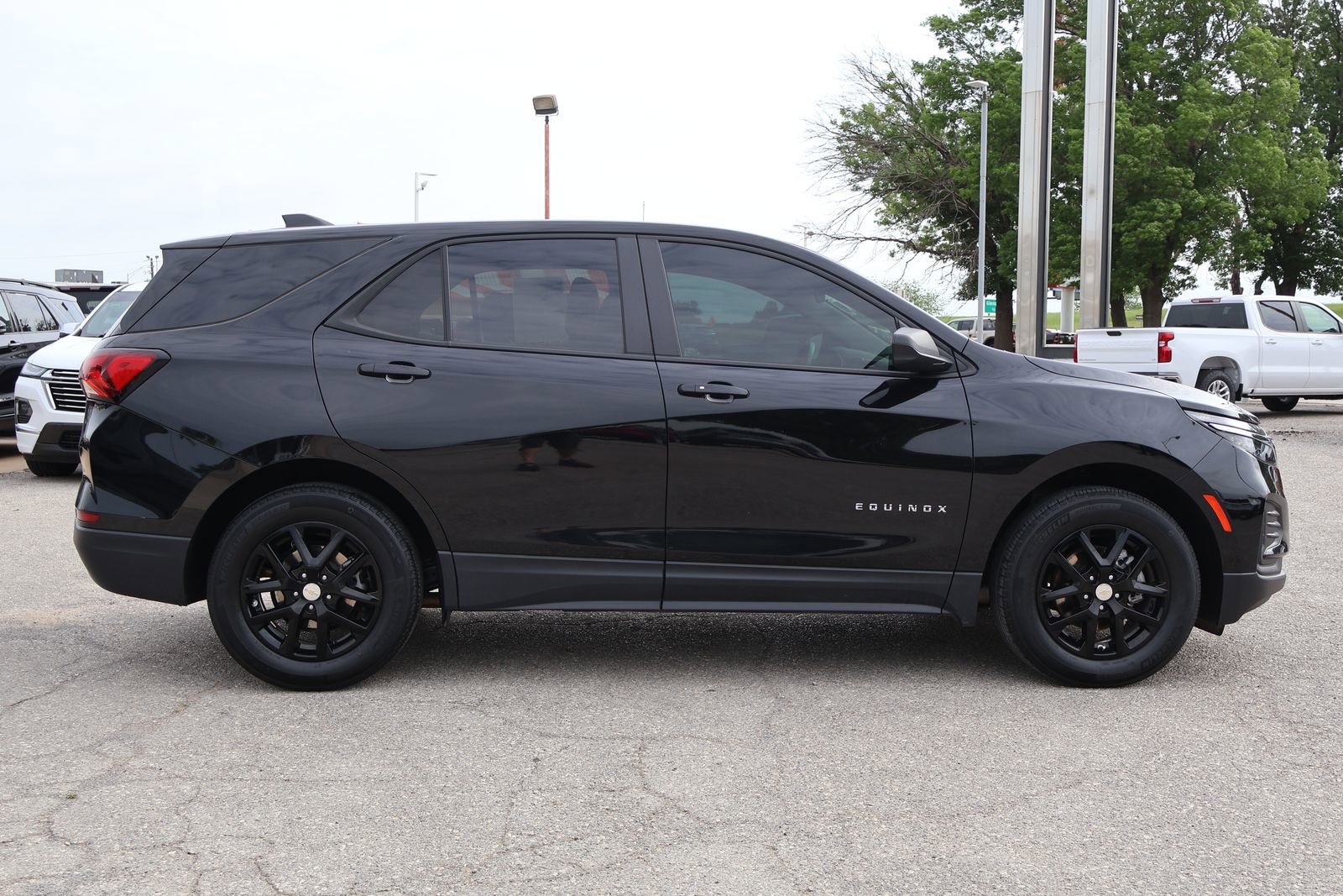 Used 2024 Chevrolet Equinox LS w/ LS Convenience Package FWD image 5