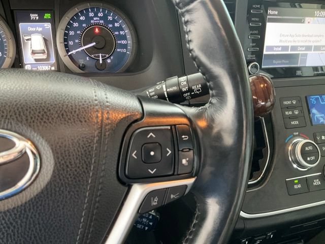 Used 2020 Toyota Sienna Limited Premium FWD image 11