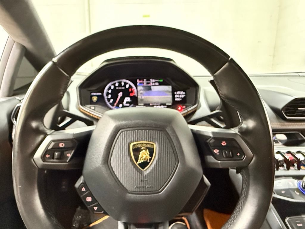 Used 2017 Lamborghini Huracan LP 580-2 RWD image 38