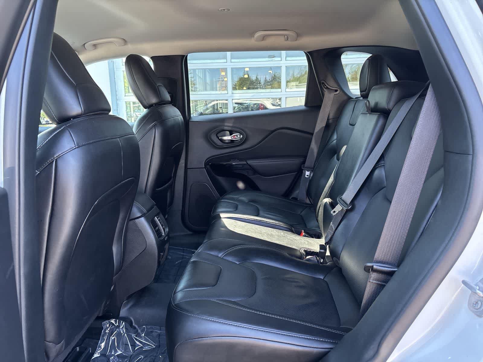 Certified 2023 Jeep Cherokee Altitude Lux AWD/4WD image 7