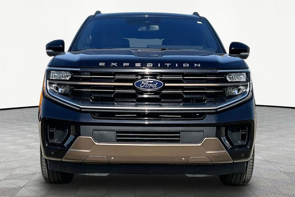 Used 2025 Ford Expedition King Ranch image 3
