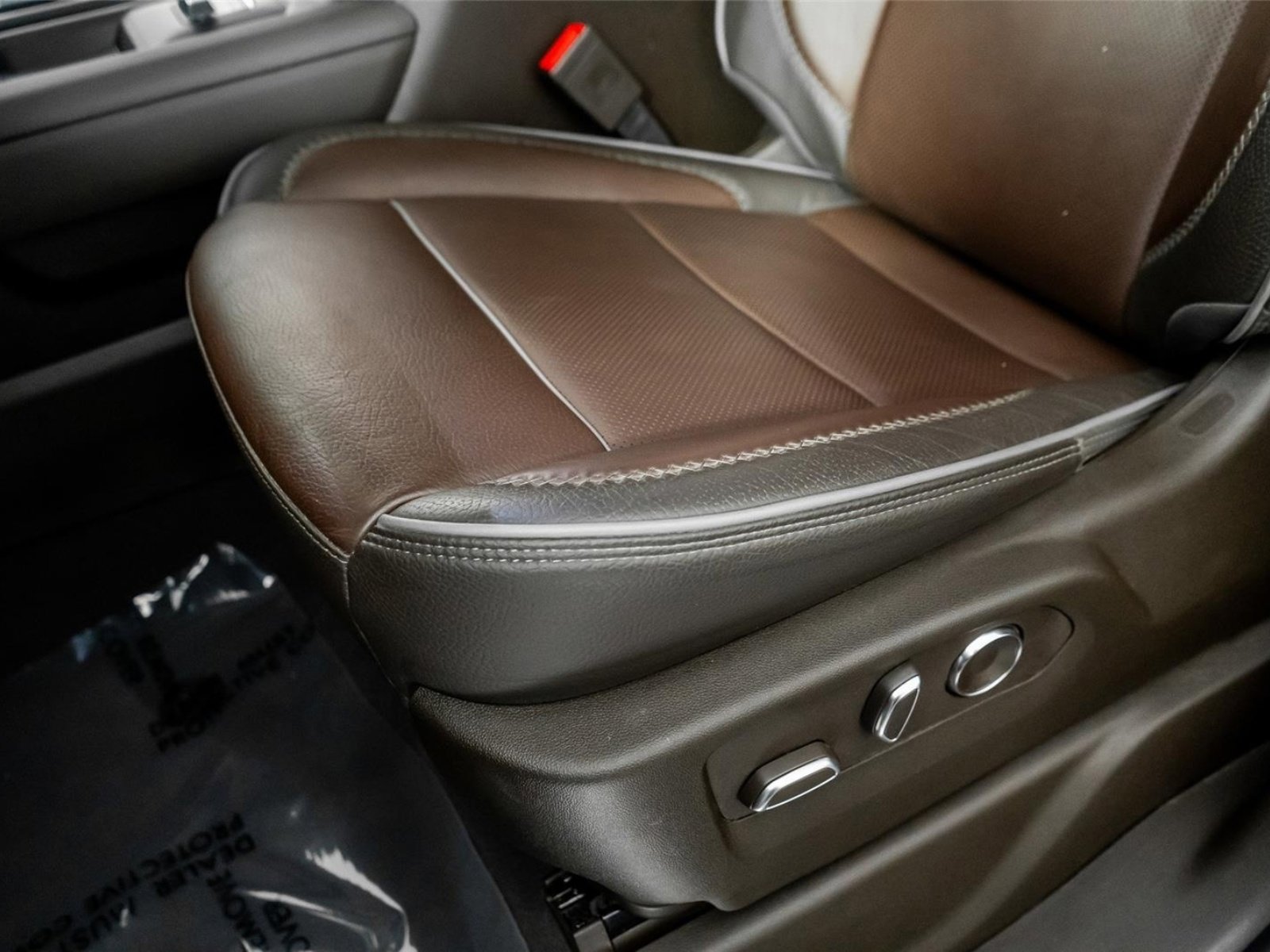 Used 2025 GMC Sierra 3500 Denali w/ Denali Reserve Package image 26