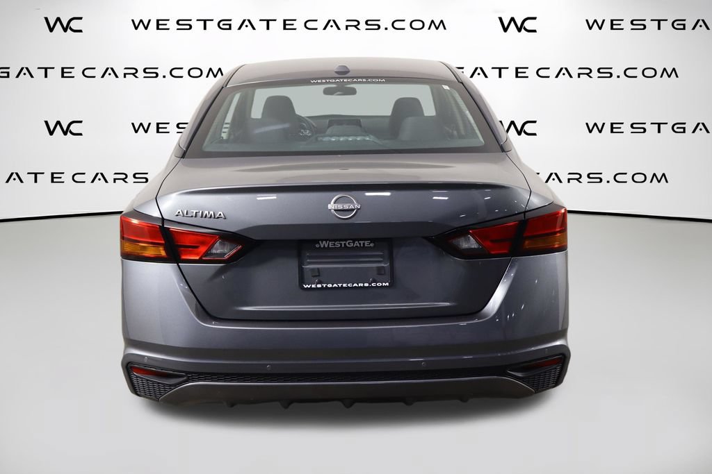Used 2025 Nissan Altima 2.5 SV FWD image 4